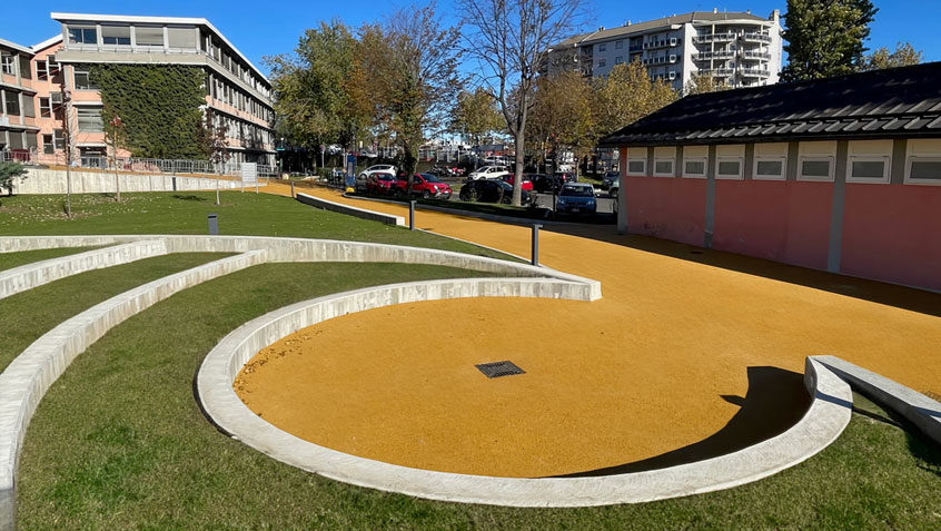 Piazzale e parcheggio - Scuola "Istituto Sociale" - Torino 